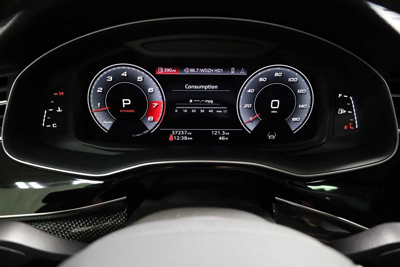 Thumbnail: 2023 Audi SQ8 - 22