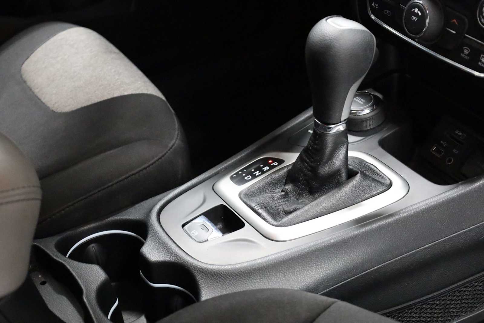 Thumbnail: 2014 Jeep Cherokee - 18