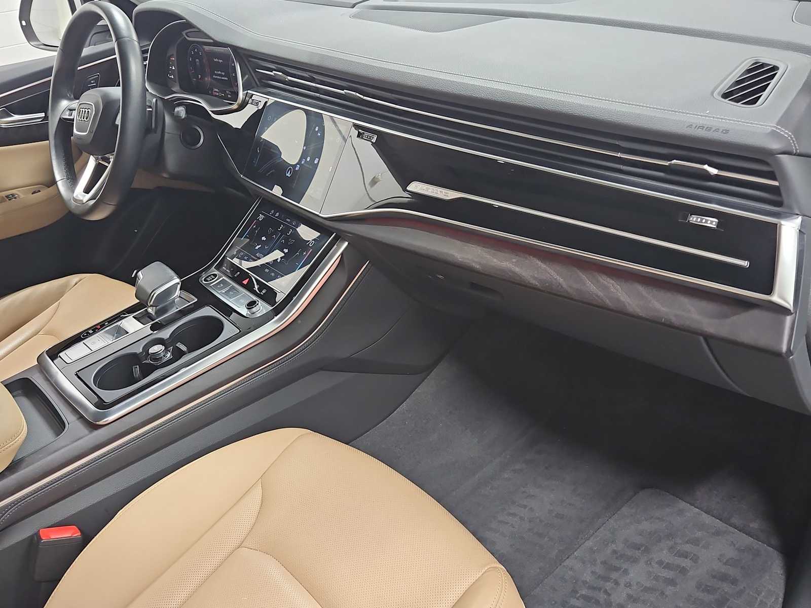 Thumbnail: 2023 Audi Q8 - 6