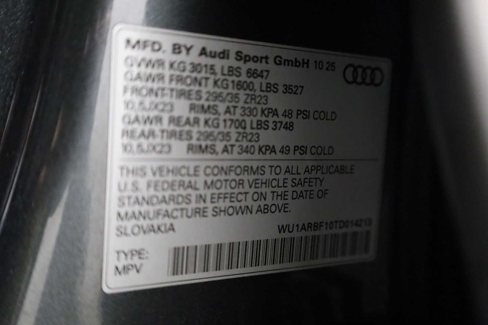 Thumbnail: 2026 Audi RS Q8 - 42
