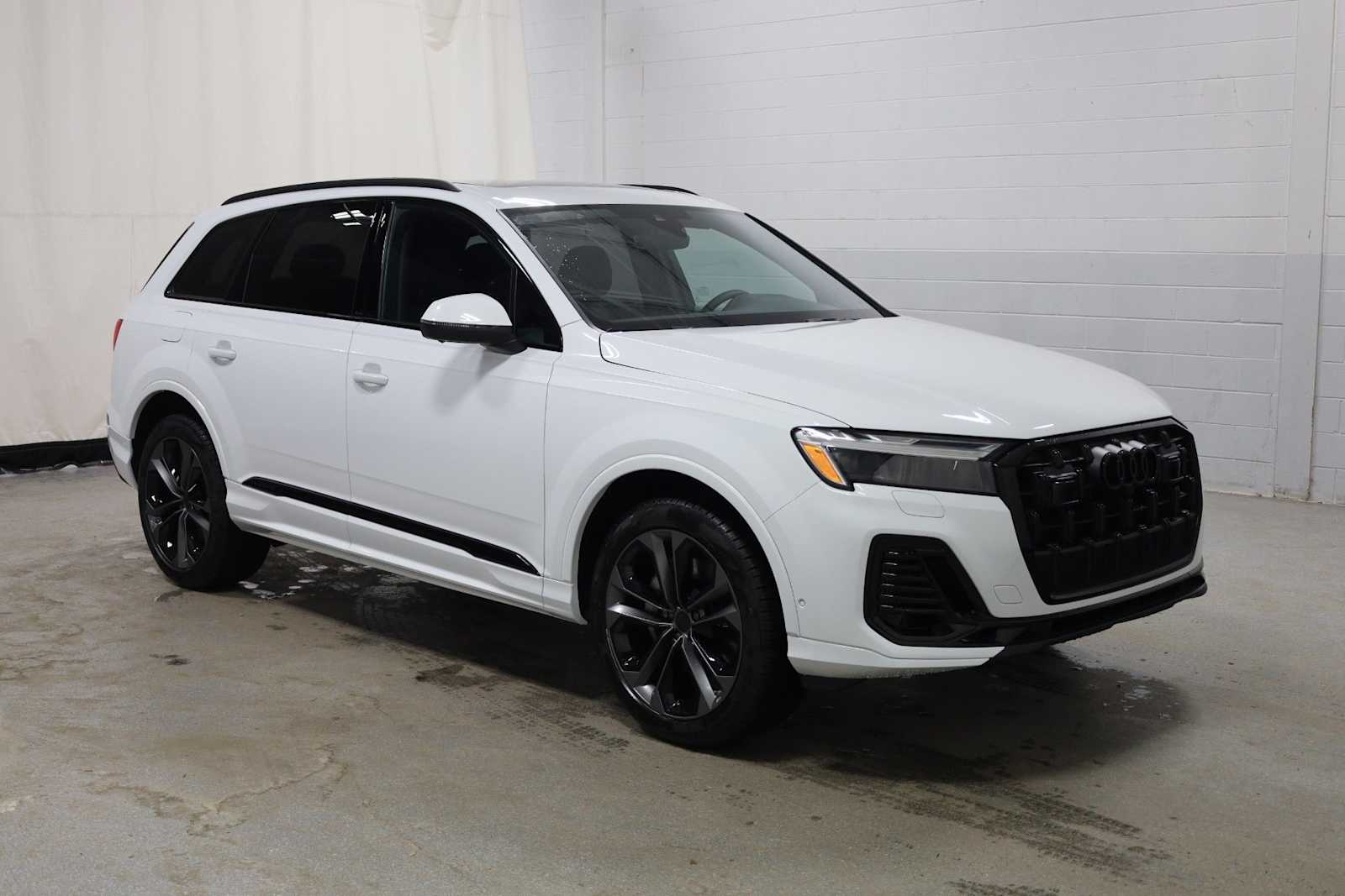 Thumbnail: 2026 Audi Q7 - 13