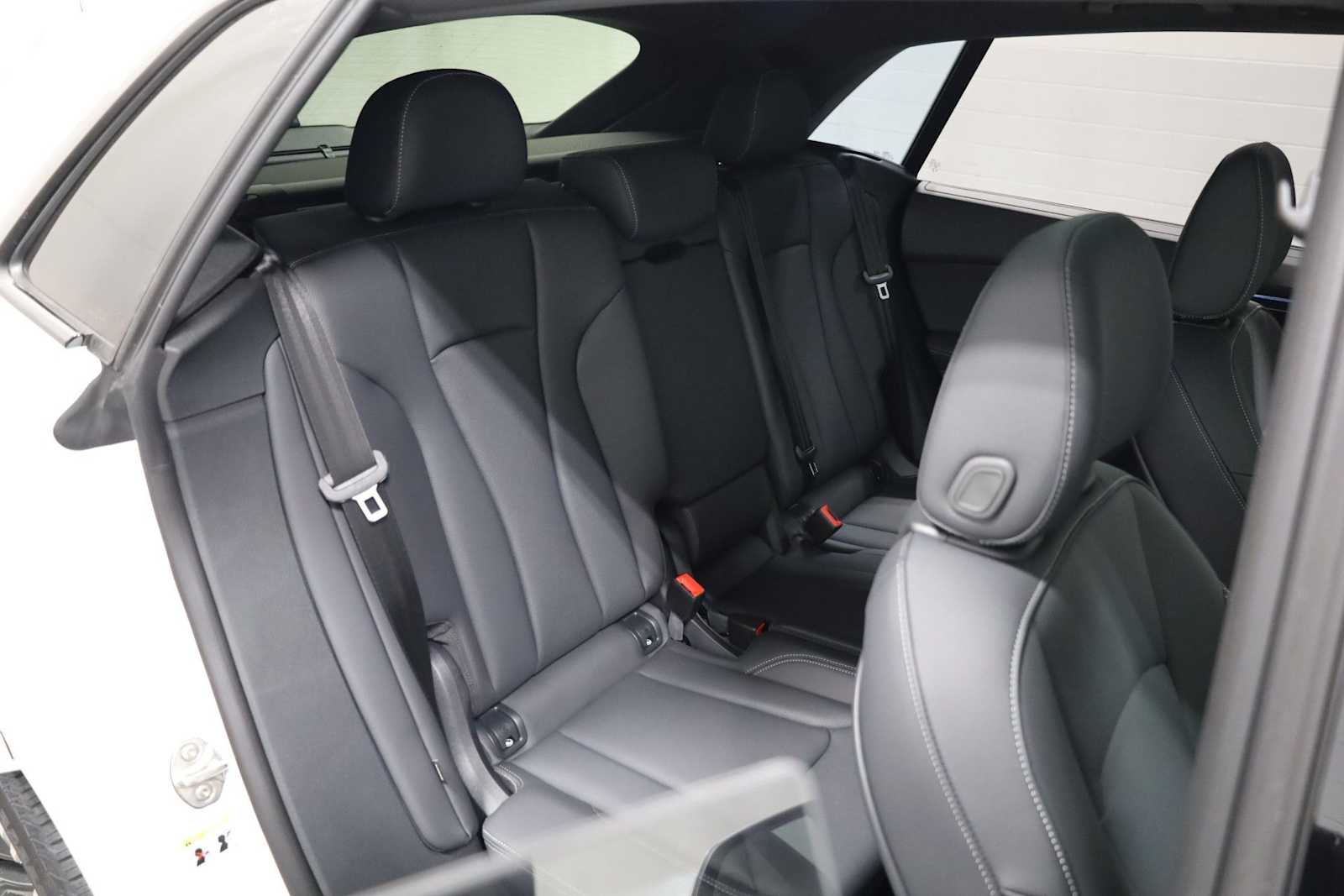 Thumbnail: 2026 Audi Q8 - 35