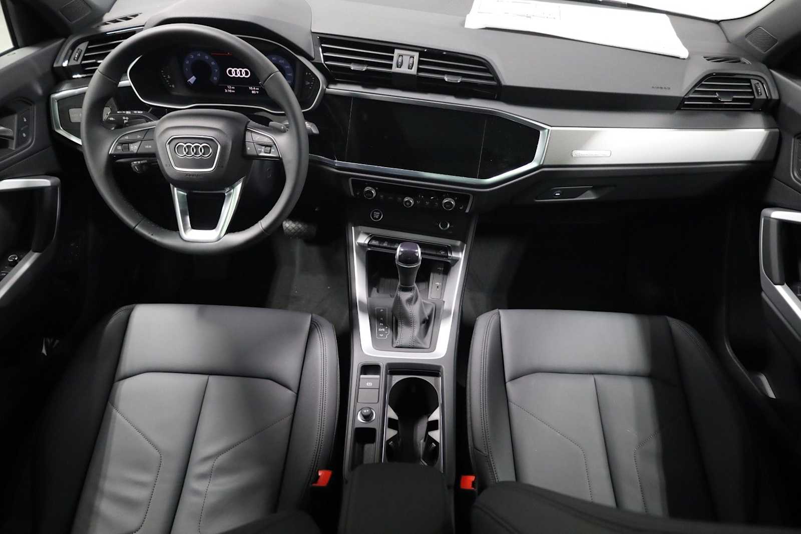 Thumbnail: 2025 Audi Q3 - 23