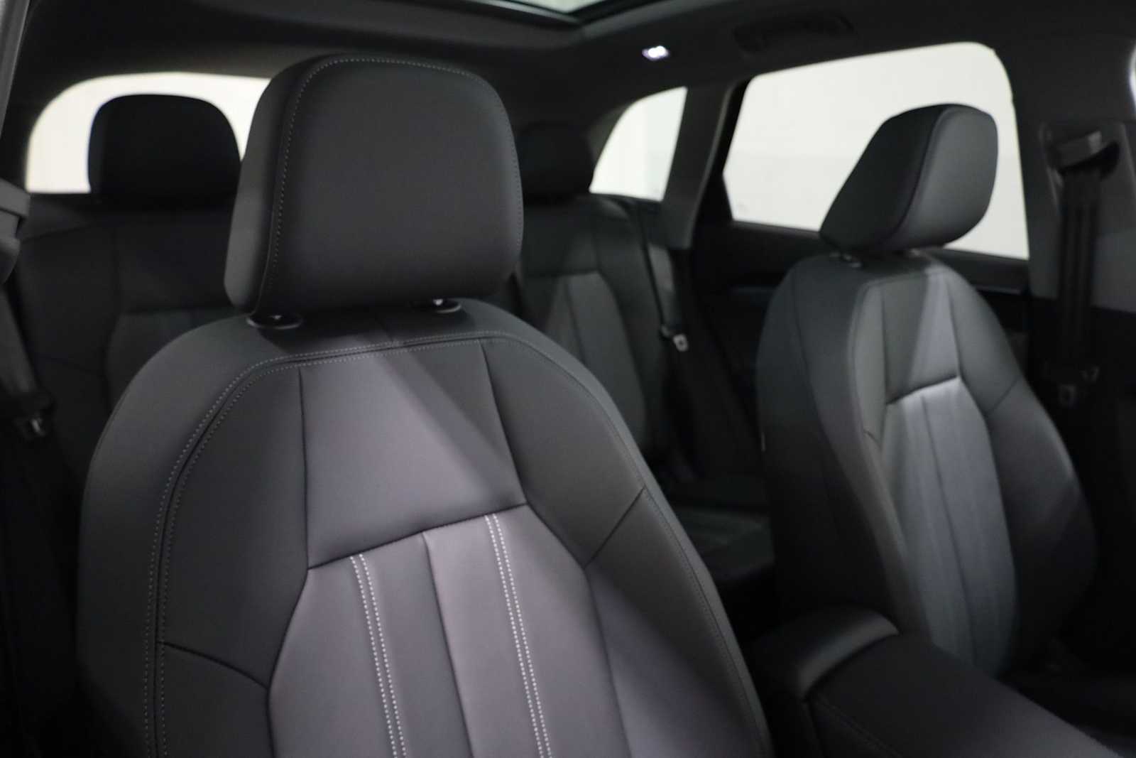 Thumbnail: 2025 Audi Q5 - 21