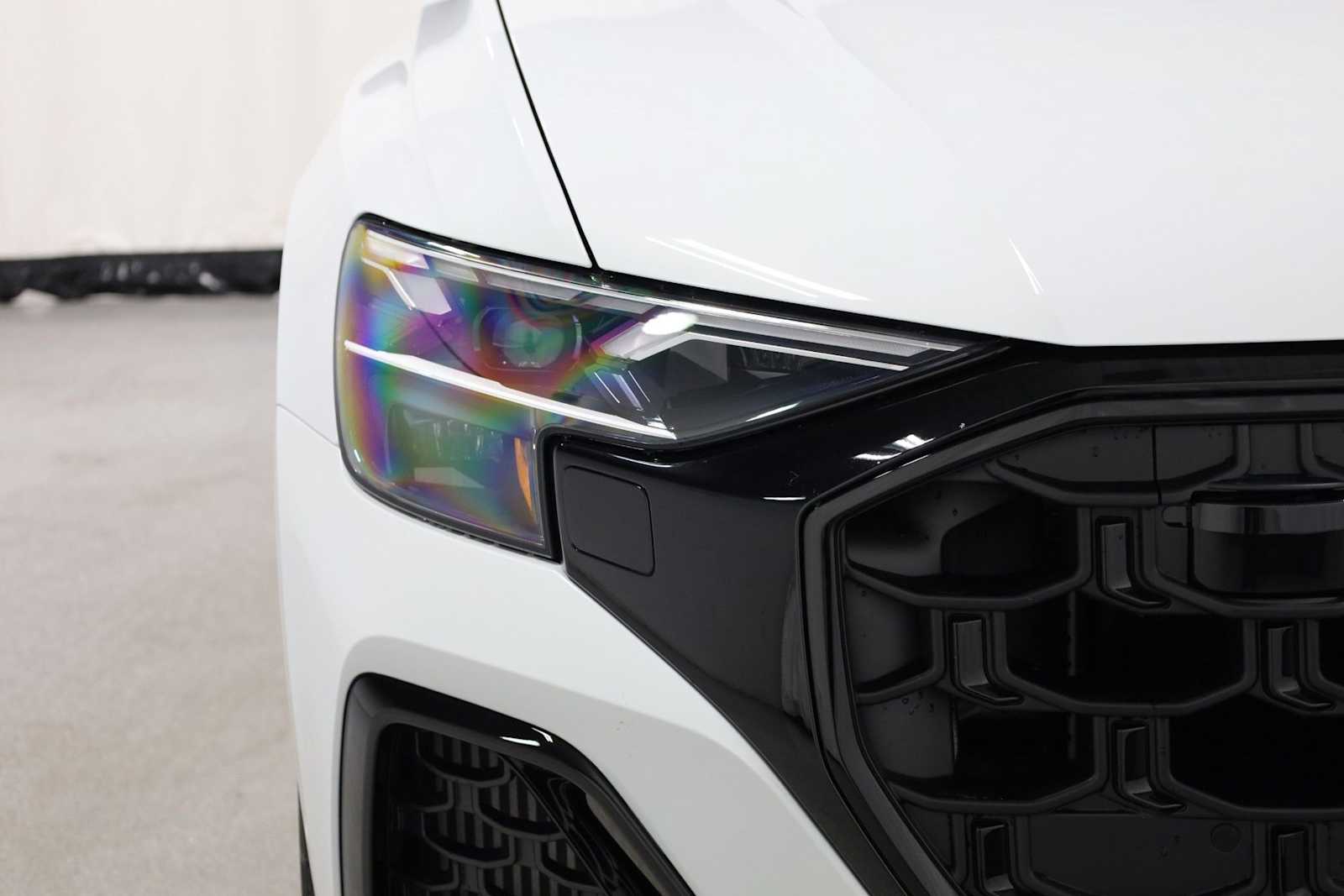 Thumbnail: 2026 Audi Q8 - 15