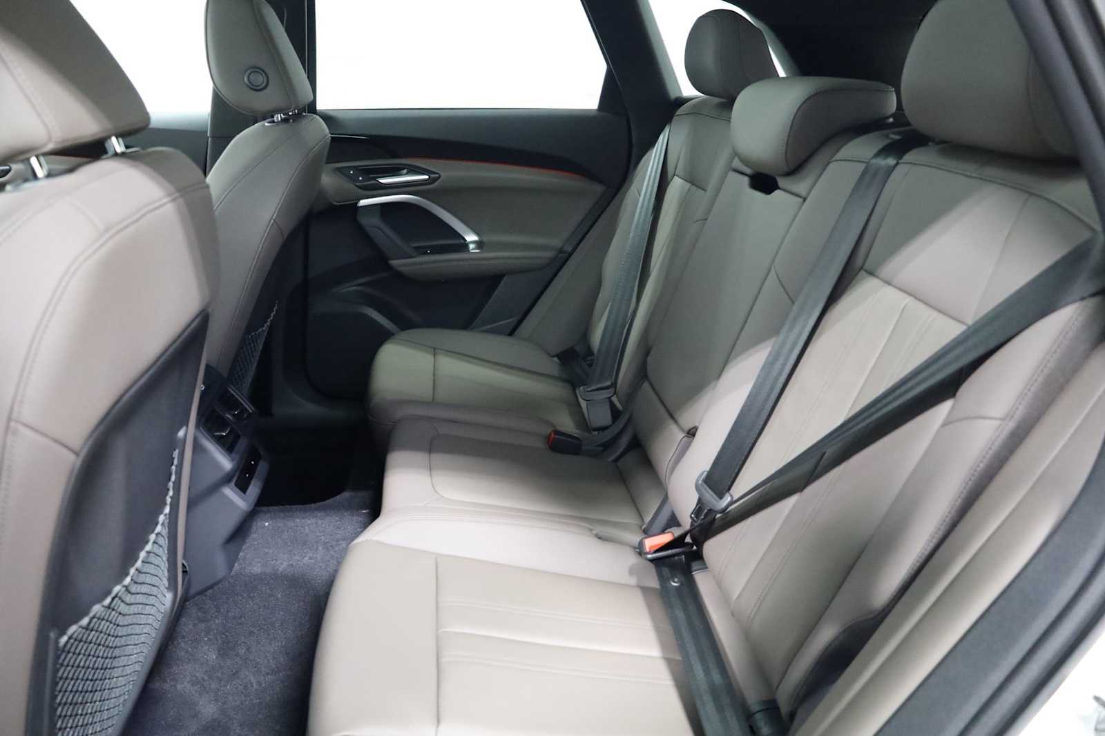 Thumbnail: 2025 Audi Q5 - 31