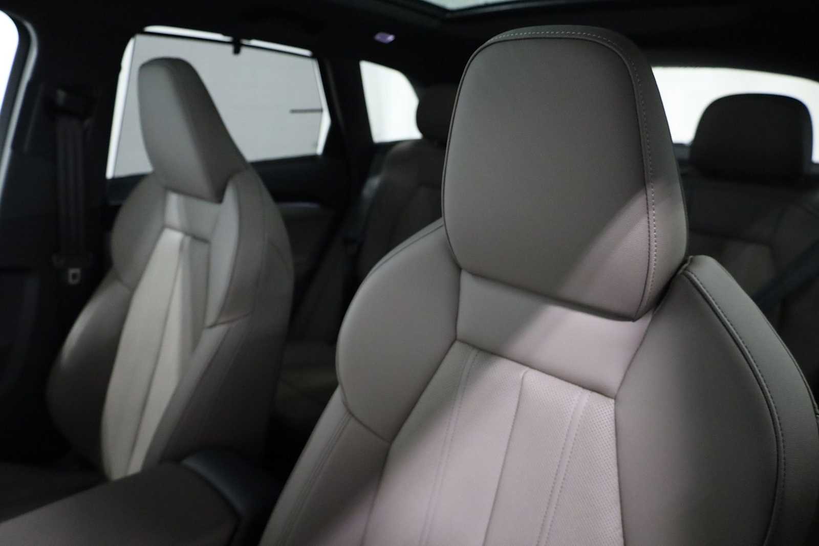 Thumbnail: 2025 Audi Q5 - 18