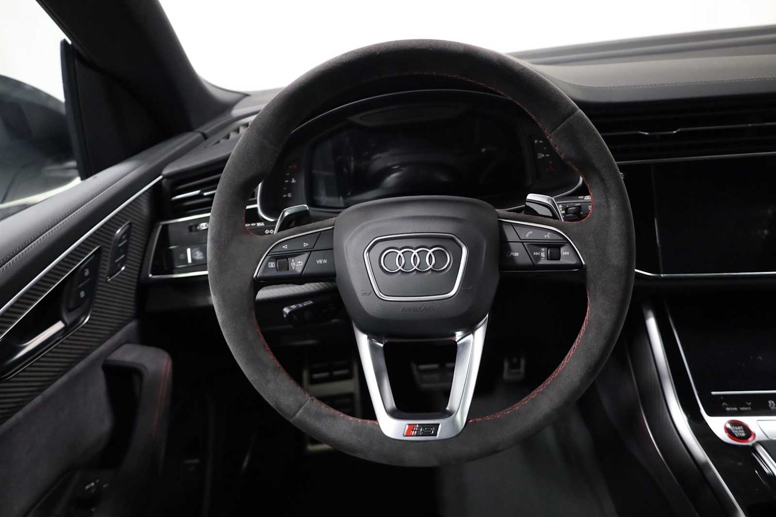 Thumbnail: 2026 Audi RS Q8 - 23