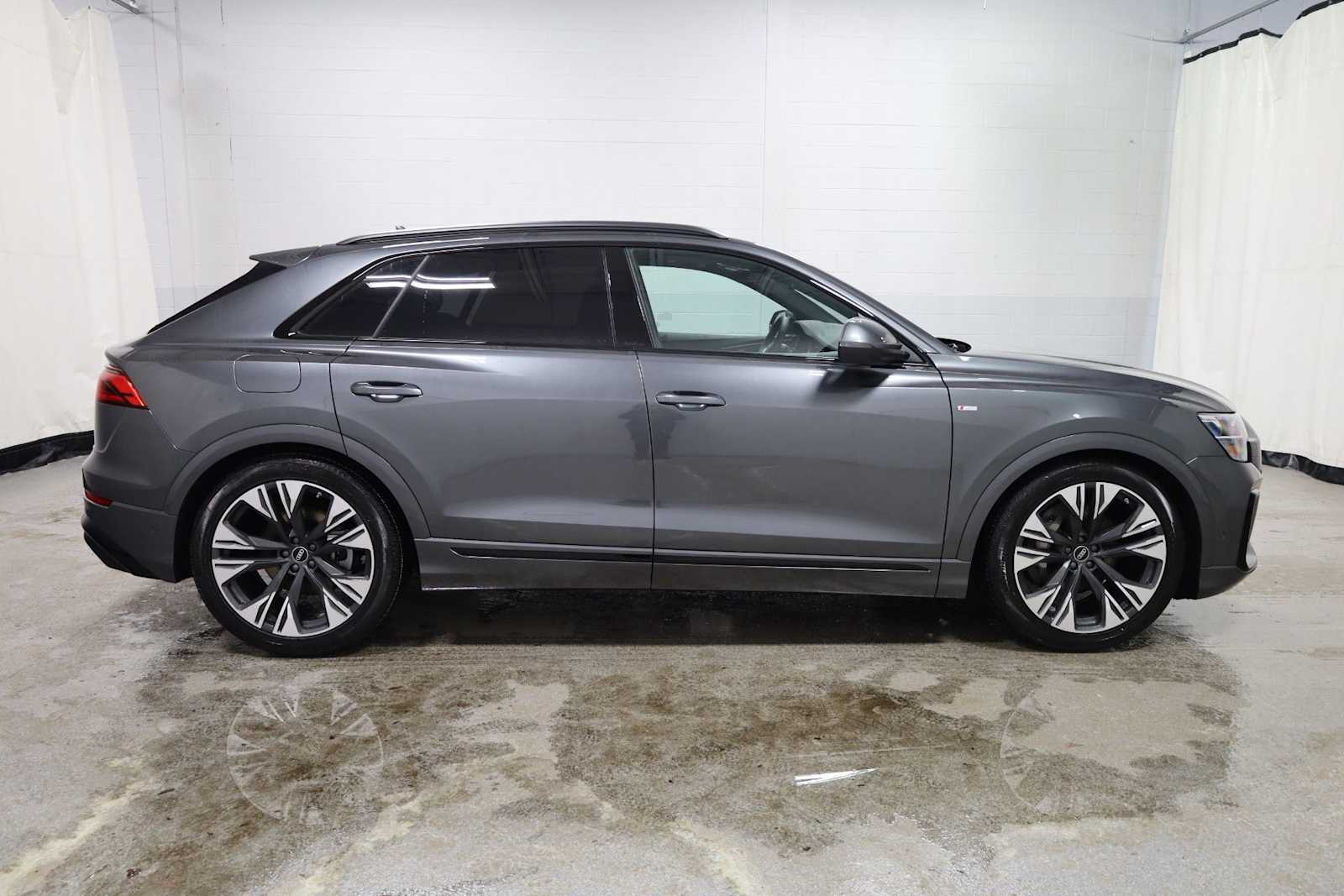 Thumbnail: 2026 Audi Q8 - 10