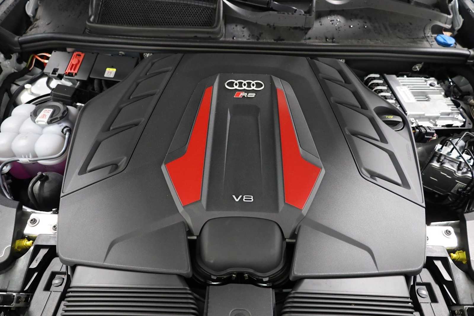 Thumbnail: 2026 Audi RS Q8 - 39