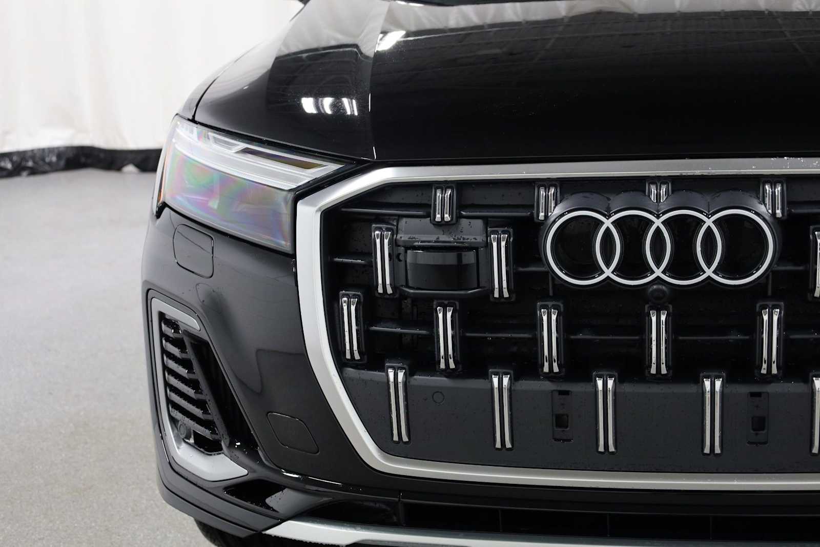Thumbnail: 2026 Audi Q7 - 15