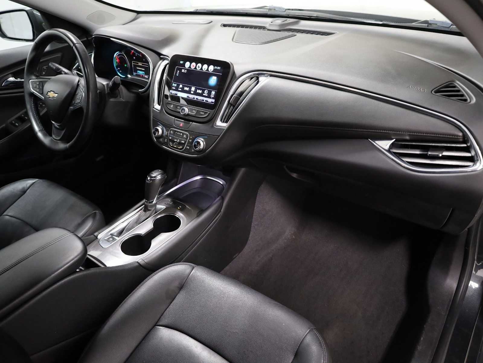 Thumbnail: 2017 Chevrolet Malibu - 6