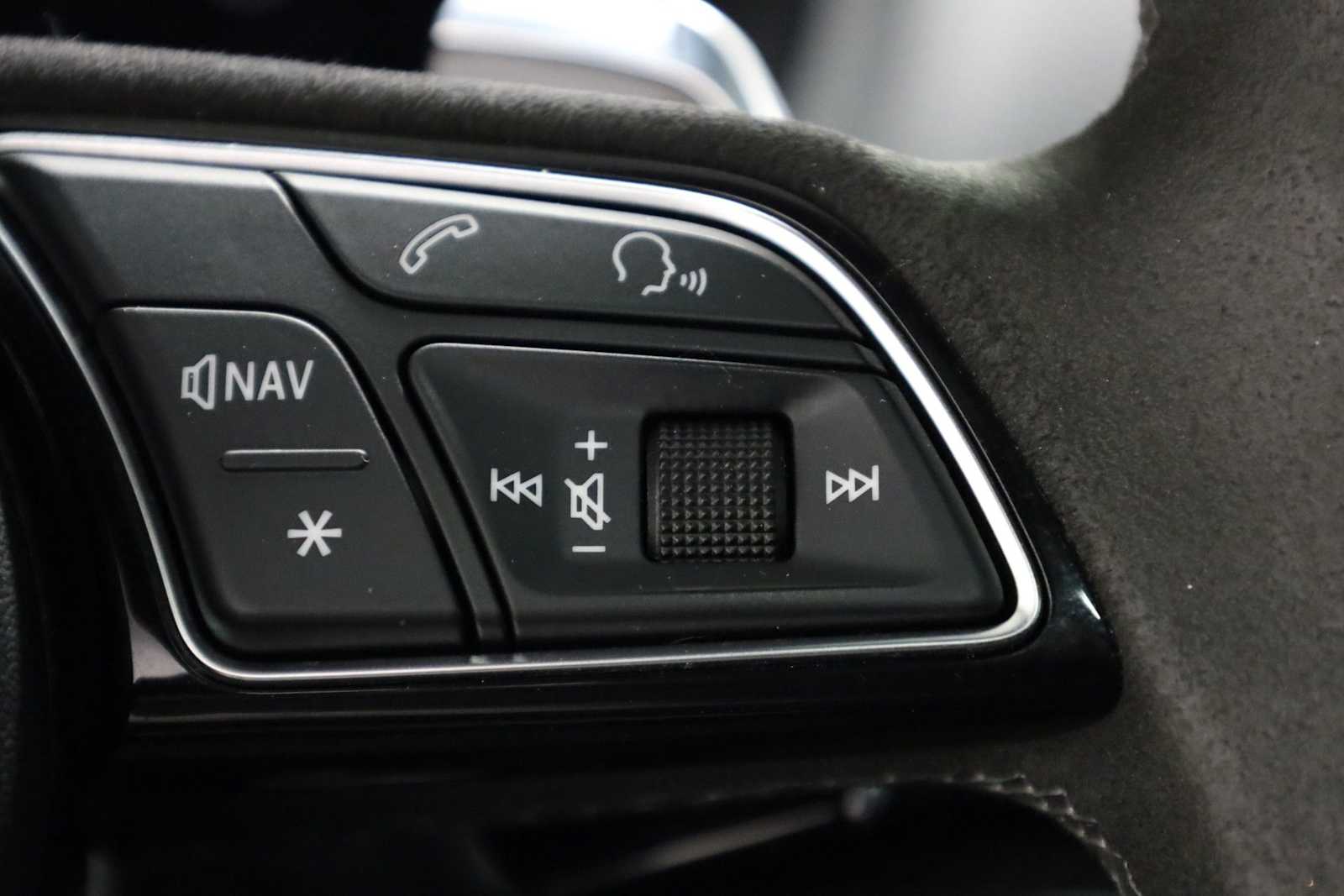 Thumbnail: 2018 Audi RS 3 - 27