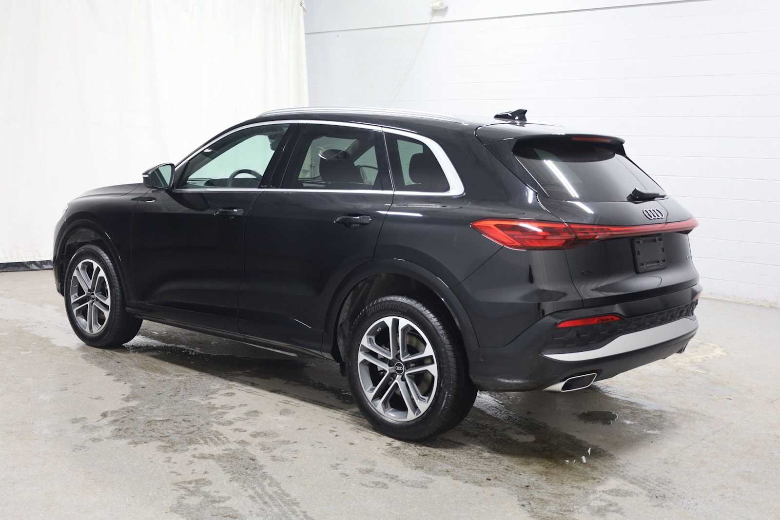 Thumbnail: 2025 Audi Q5 - 3