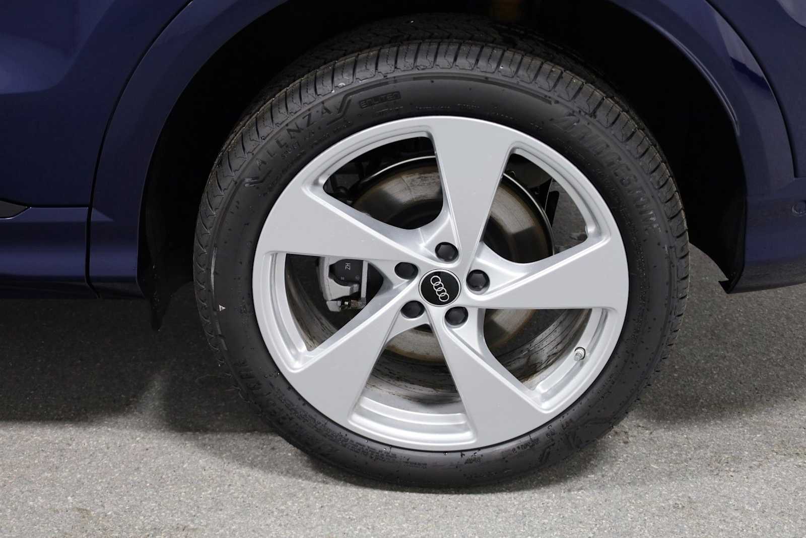 Thumbnail: 2025 Audi Q5 - 36