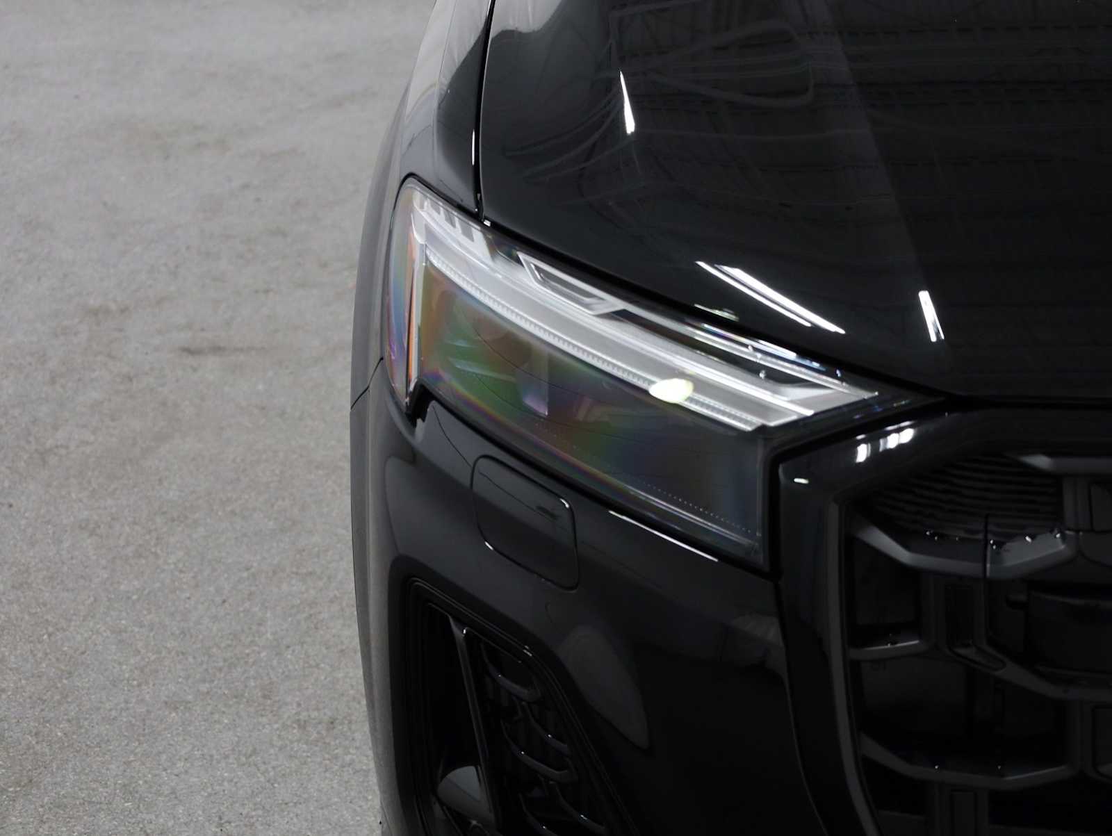 Thumbnail: 2026 Audi Q7 - 14