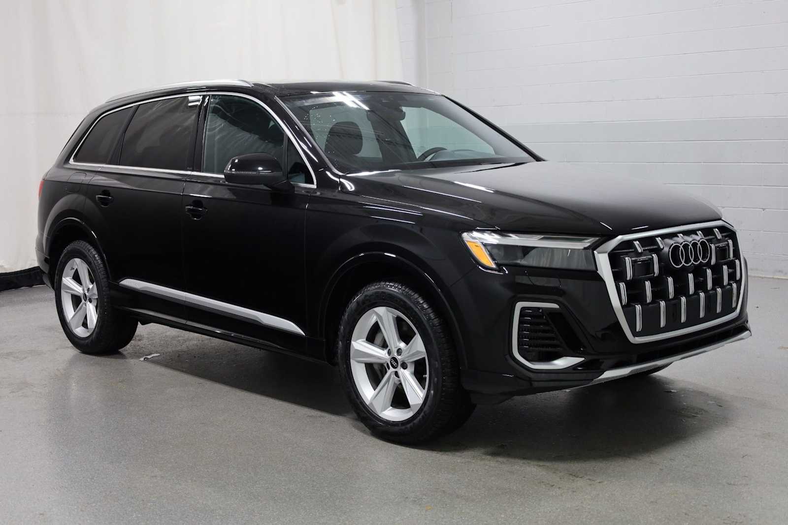 Thumbnail: 2026 Audi Q7 - 13