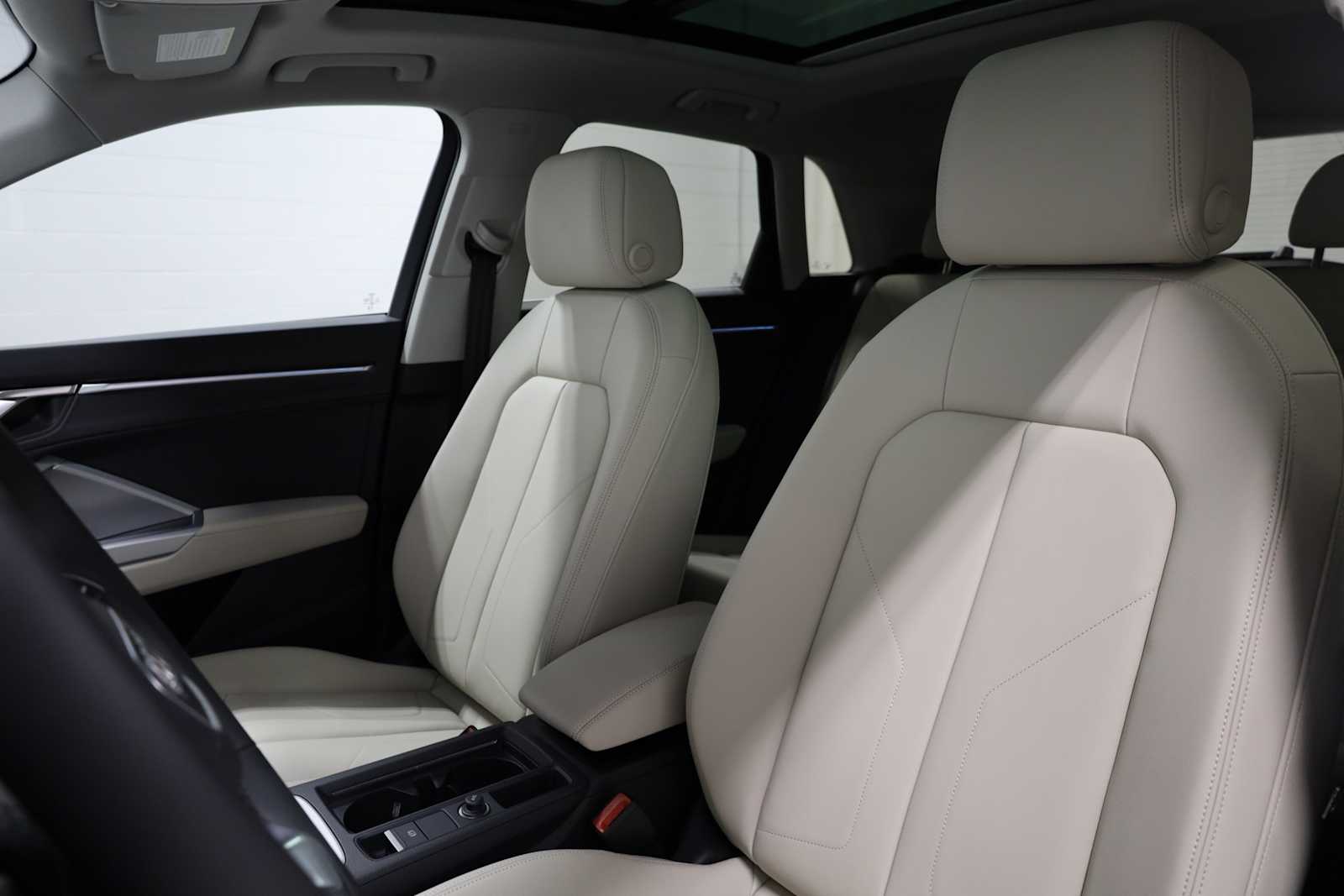 Thumbnail: 2025 Audi Q3 - 5