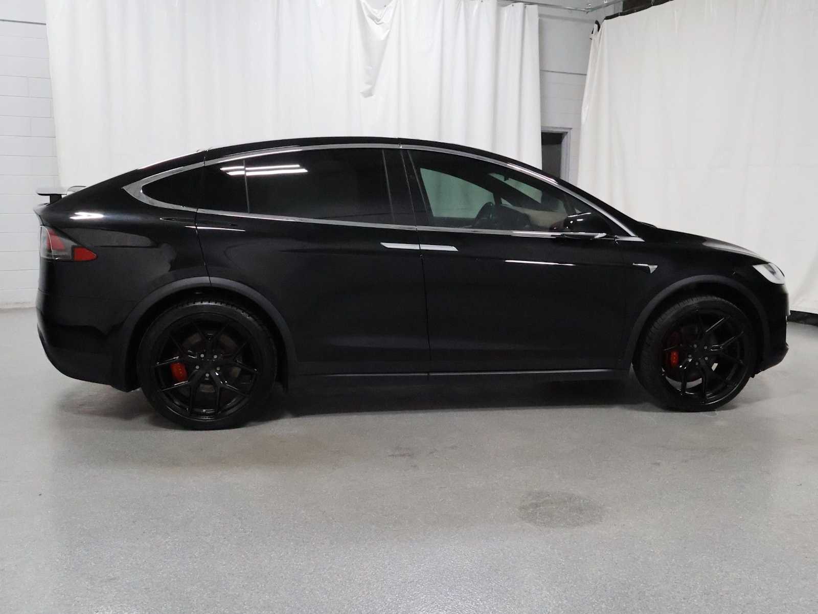 Thumbnail: 2021 Tesla Model X - 10