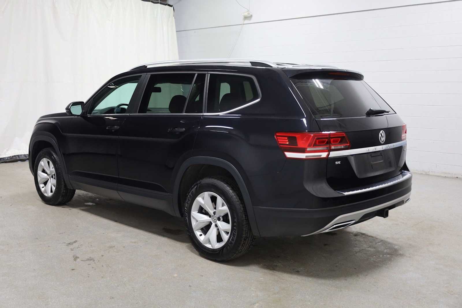 Thumbnail: 2019 Volkswagen Atlas - 3