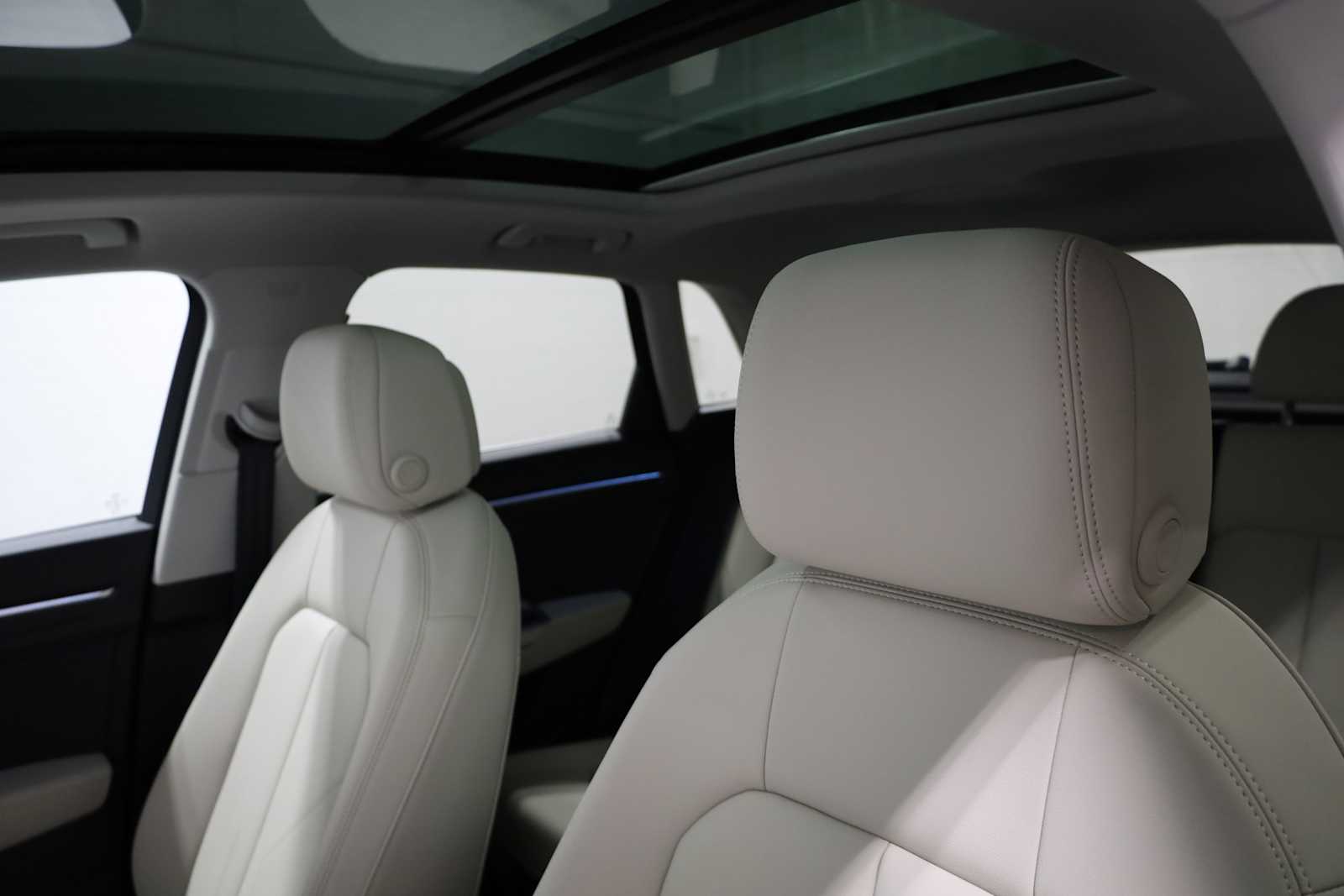 Thumbnail: 2025 Audi Q3 - 18