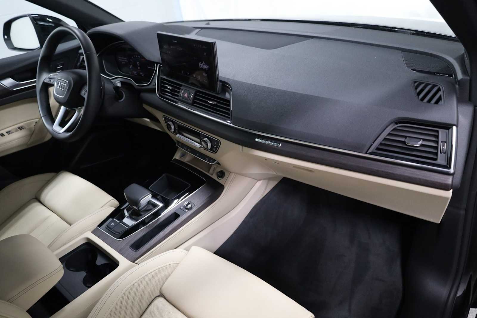 Thumbnail: 2023 Audi Q5 - 6