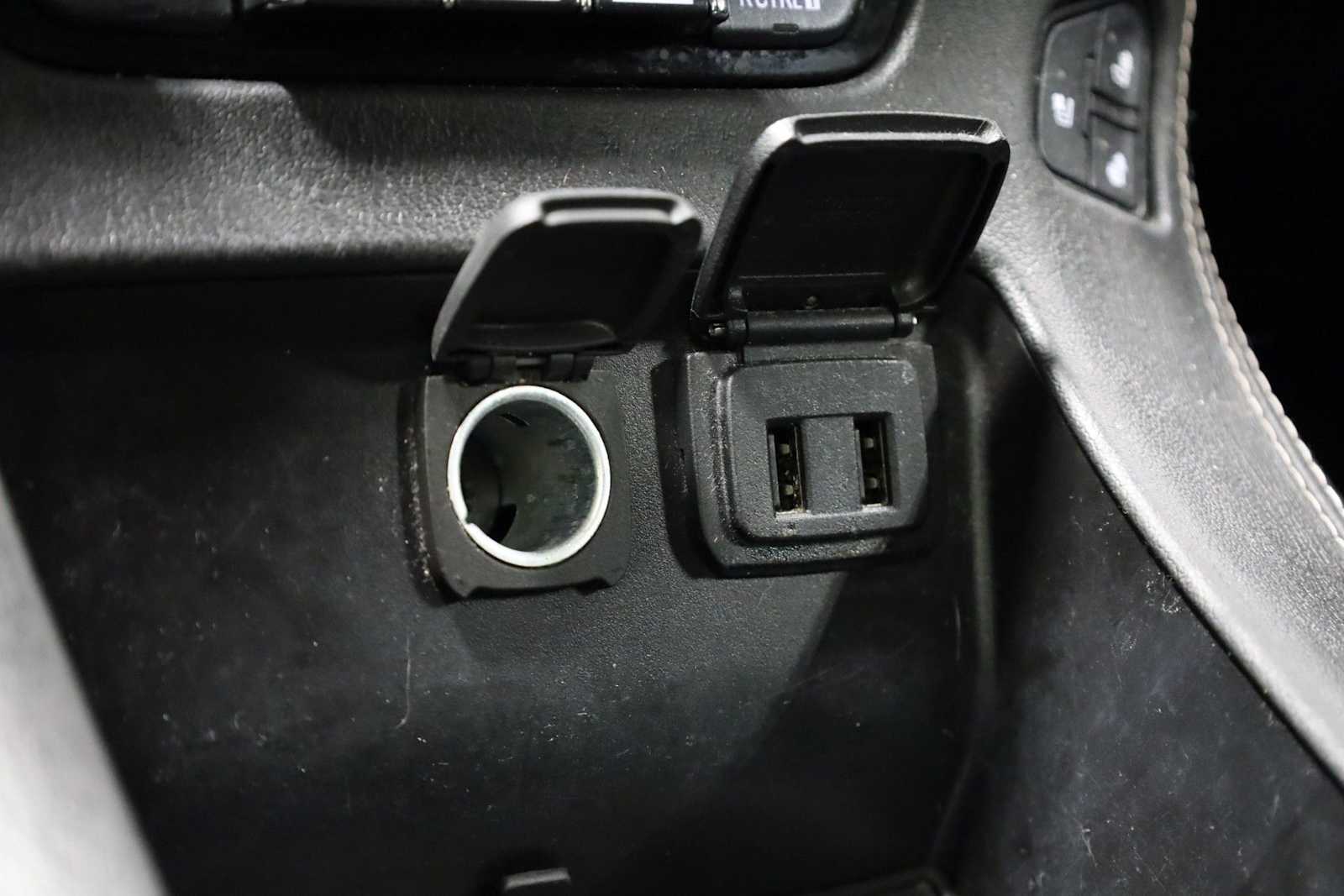 Thumbnail: 2017 GMC Yukon - 32