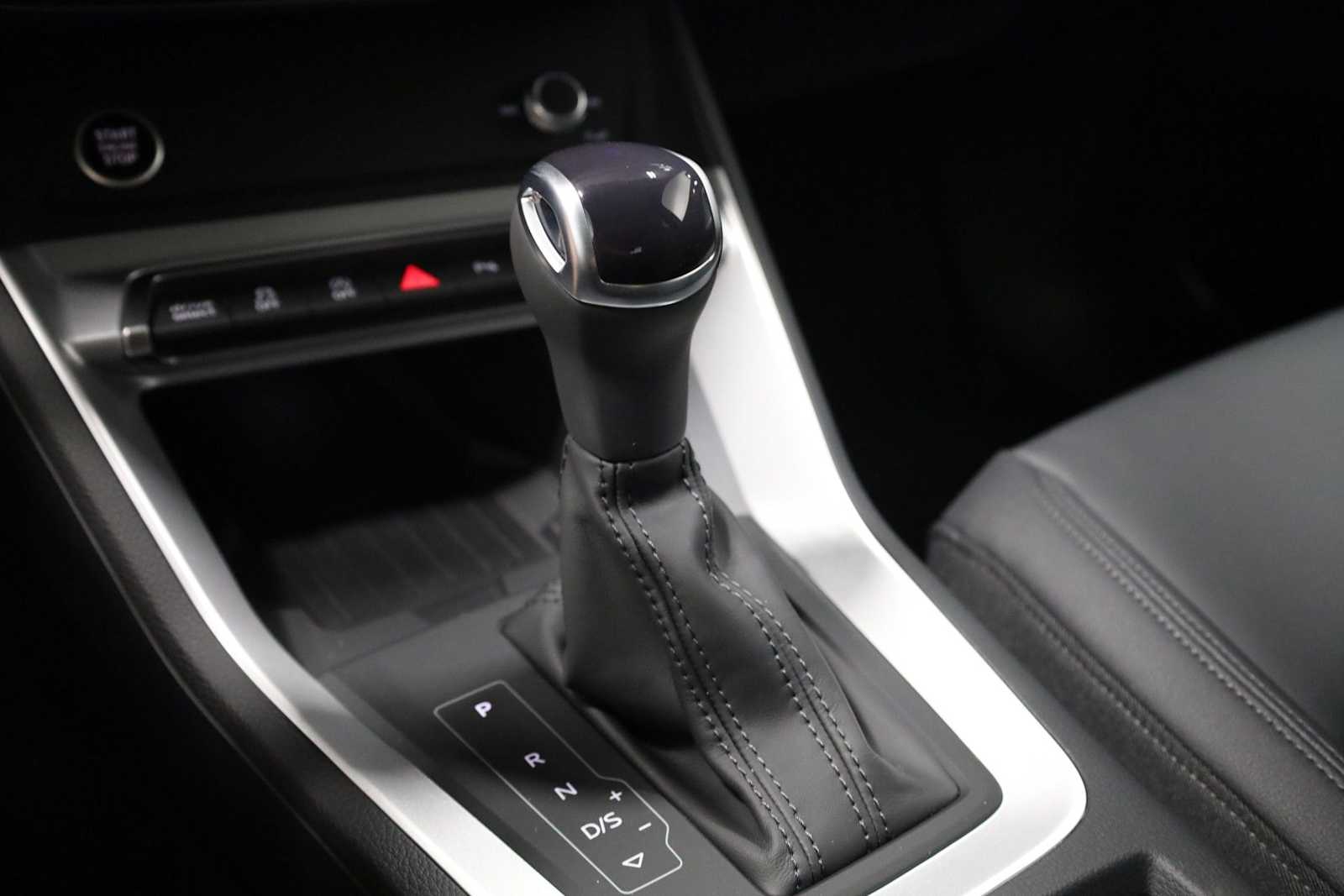 Thumbnail: 2025 Audi Q3 - 26