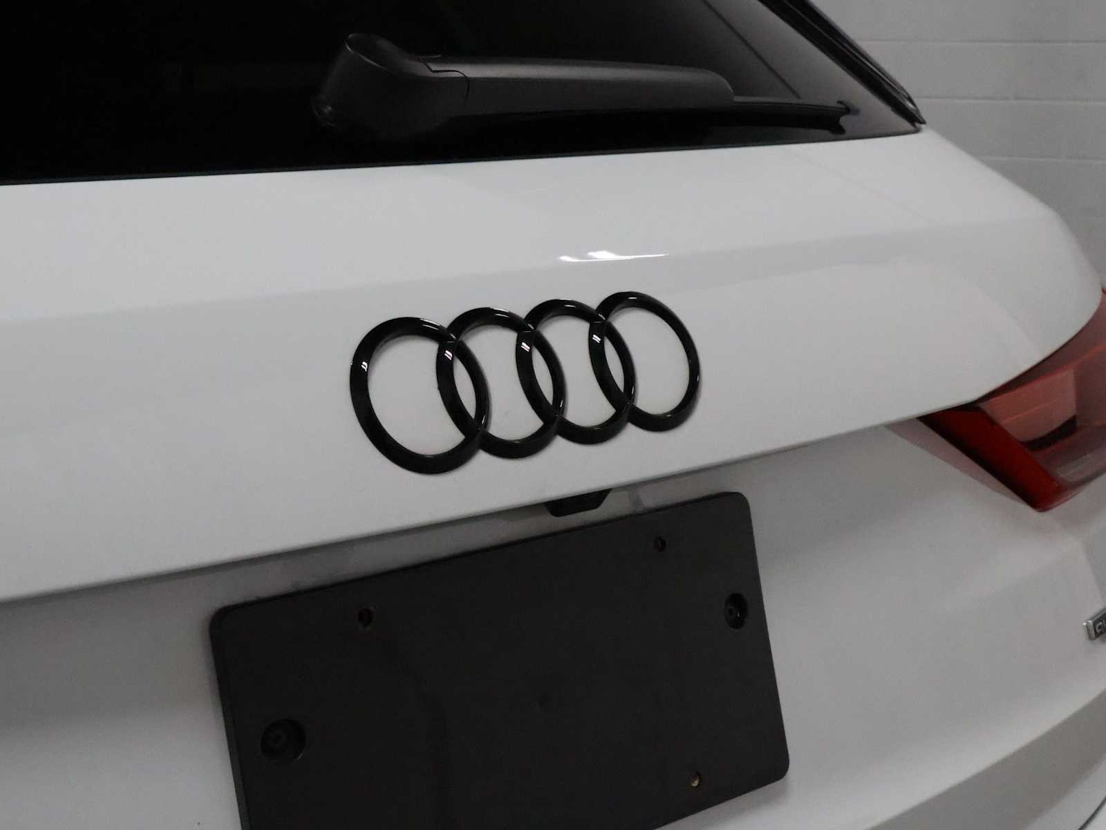 Thumbnail: 2024 Audi Q3 - 8