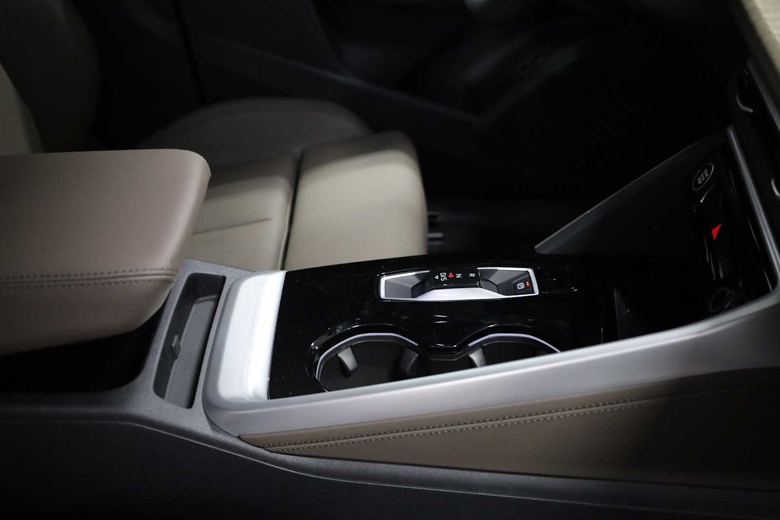 Thumbnail: 2025 Audi Q5 - 20