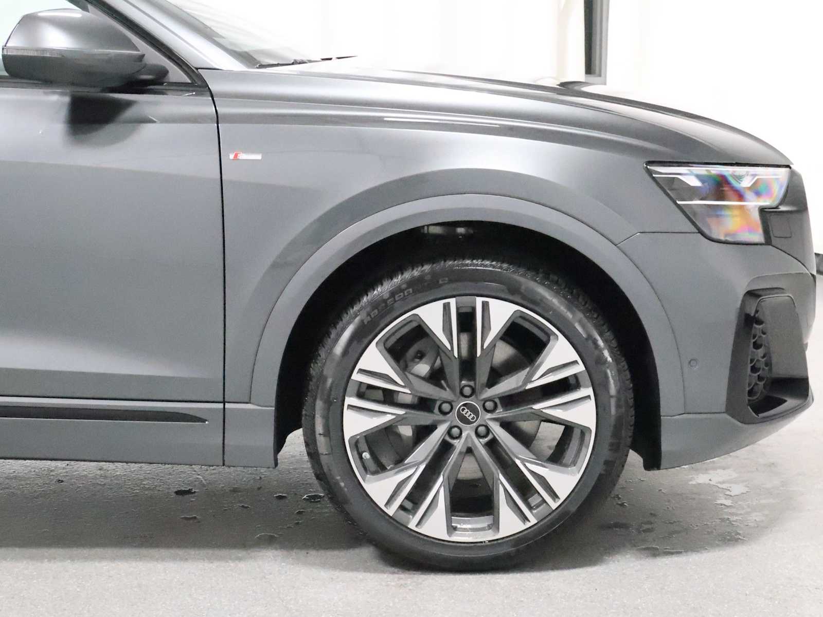Thumbnail: 2026 Audi Q8 - 11