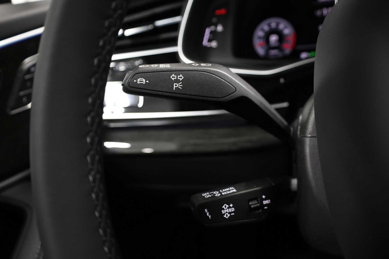 Thumbnail: 2025 Audi Q7 - 30