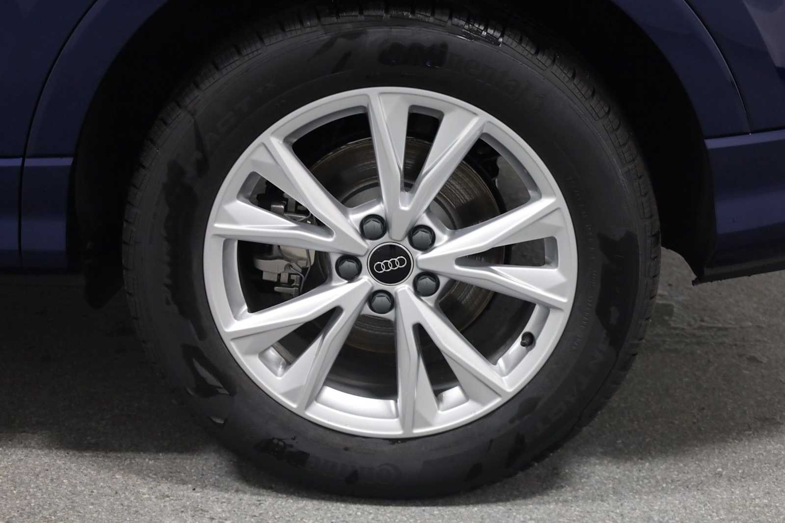 Thumbnail: 2025 Audi Q3 - 35