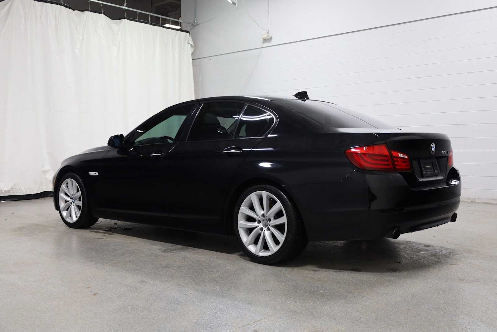 Thumbnail: 2011 BMW 5 Series - 3