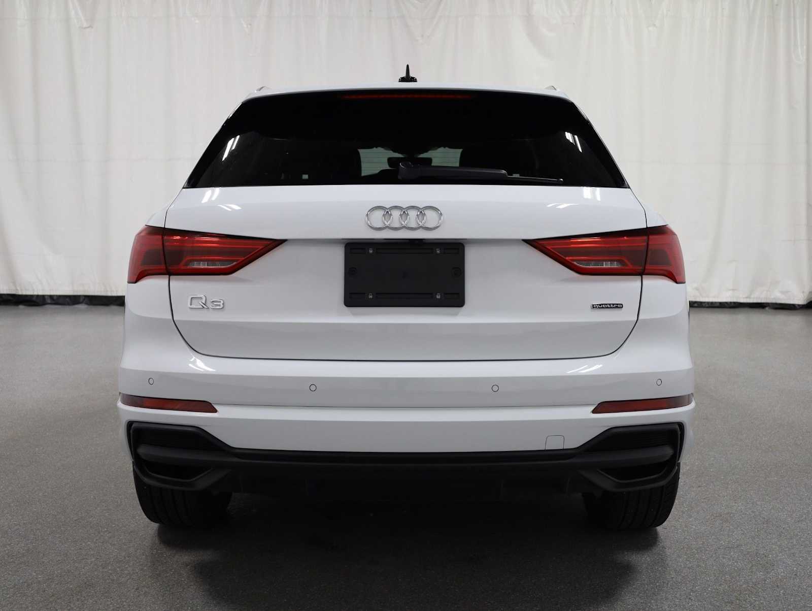 Thumbnail: 2025 Audi Q3 - 7