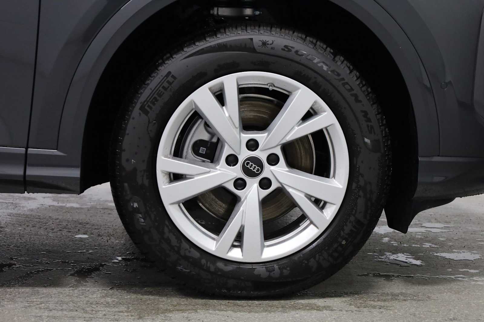 Thumbnail: 2025 Audi Q5 - 12