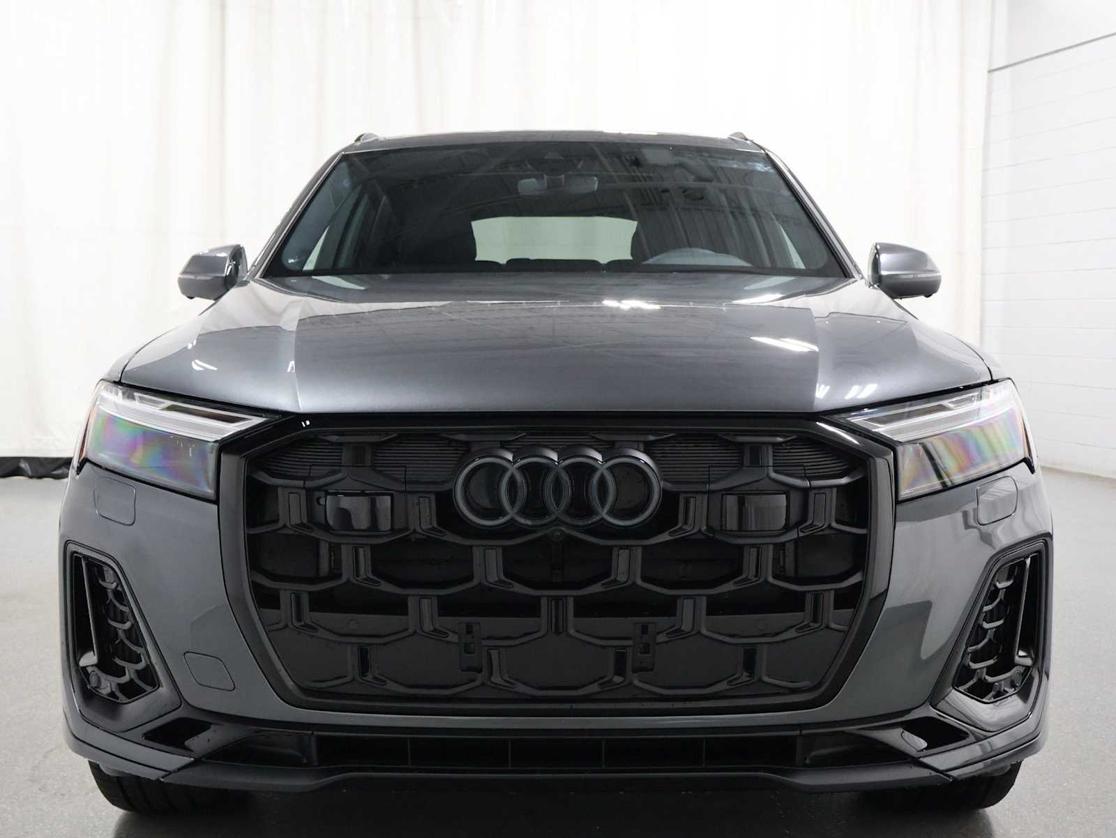 Thumbnail: 2026 Audi Q7 - 14