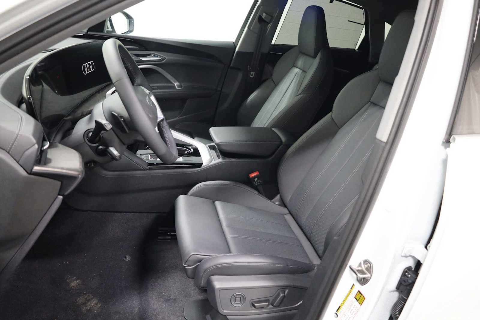 Thumbnail: 2025 Audi Q5 - 5