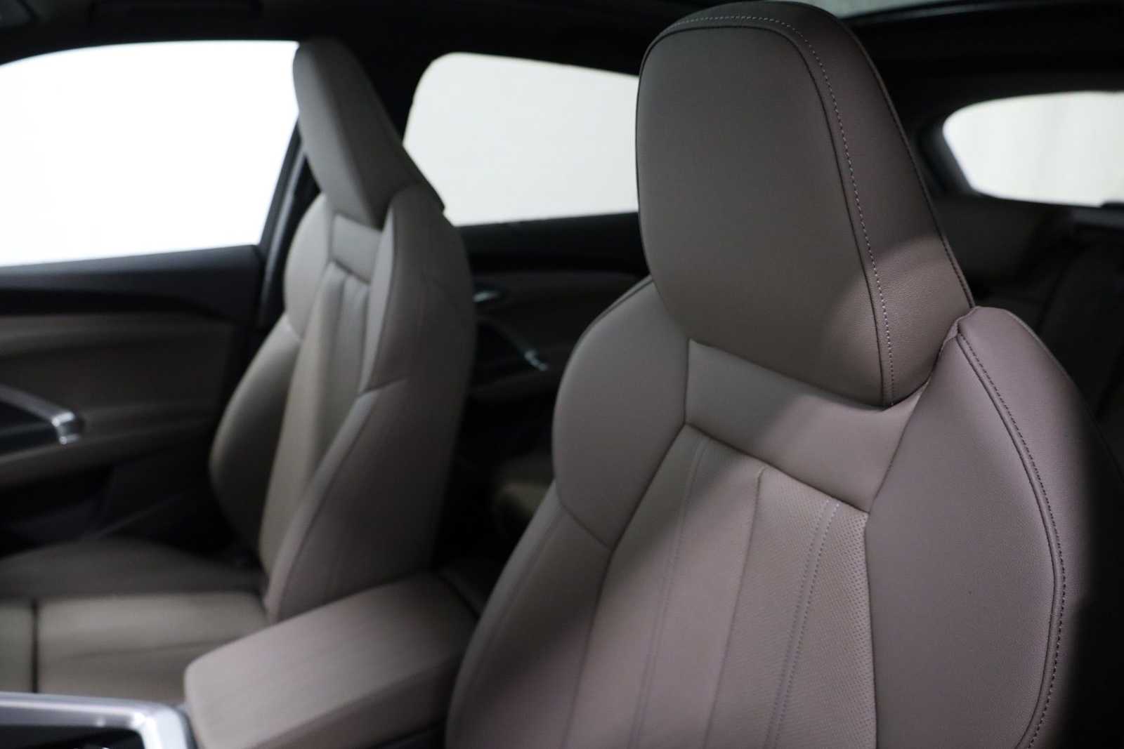 Thumbnail: 2025 Audi Q5 - 18