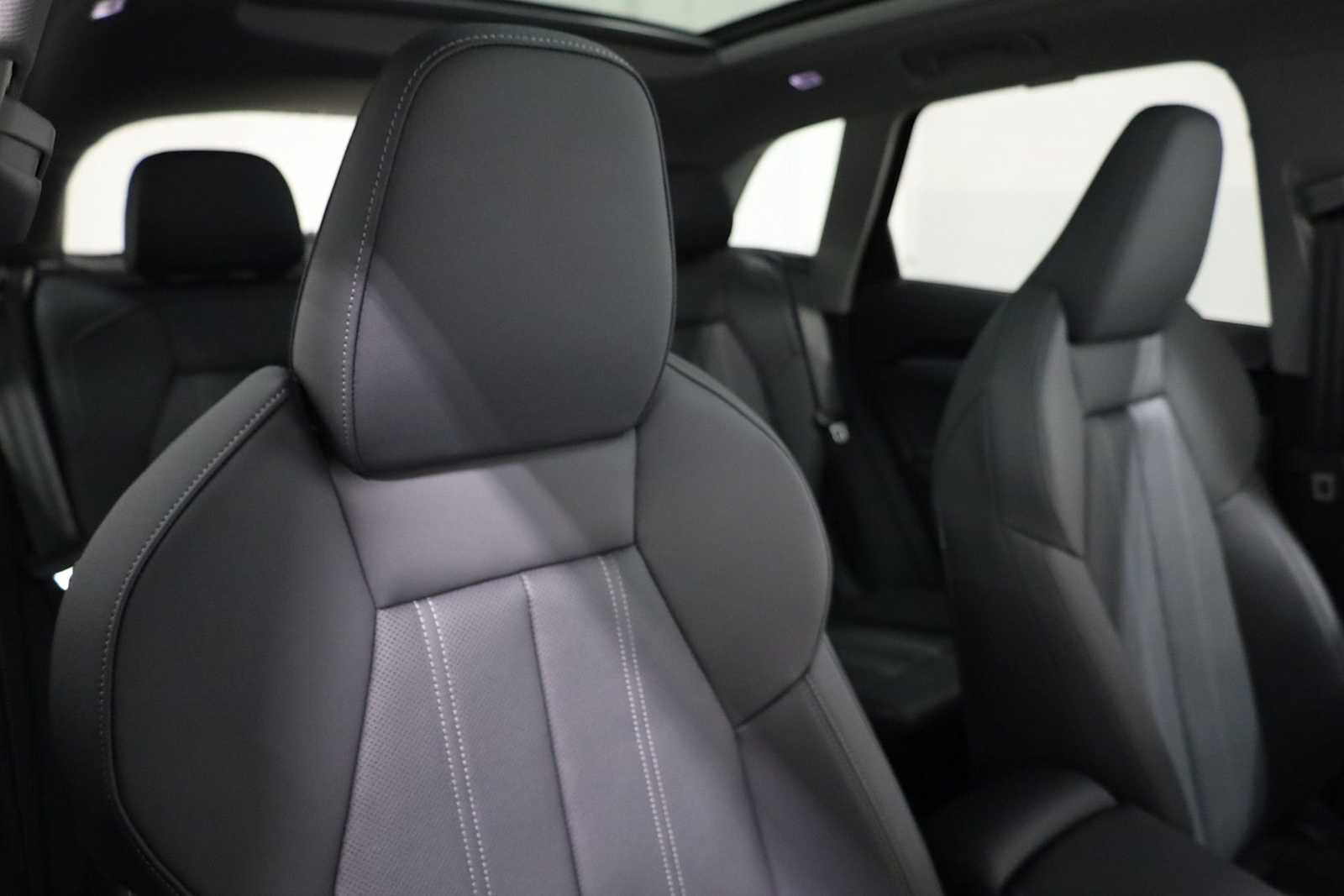 Thumbnail: 2025 Audi Q5 - 21