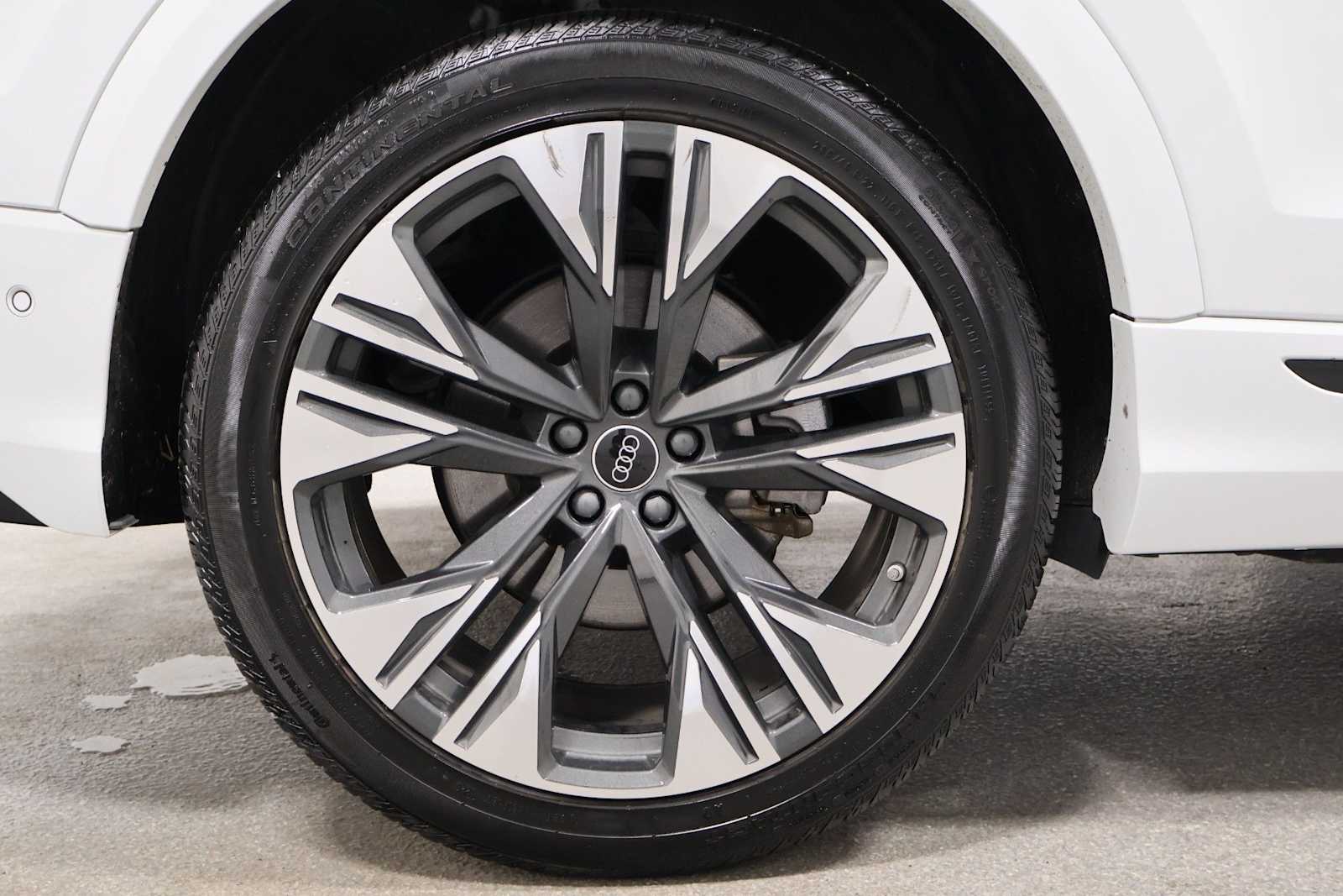 Thumbnail: 2025 Audi Q8 - 36