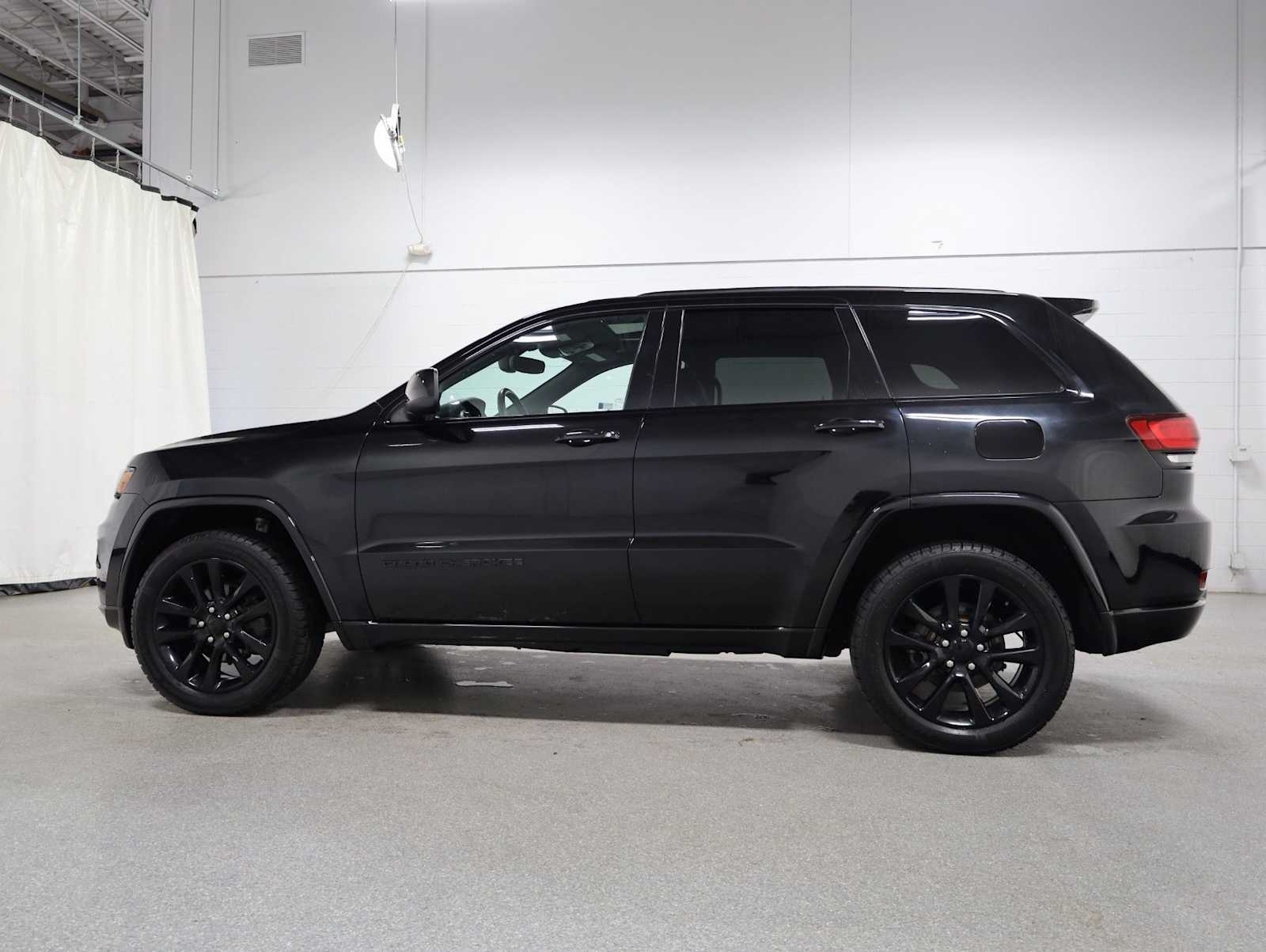 Thumbnail: 2019 Jeep Grand Cherokee - 2