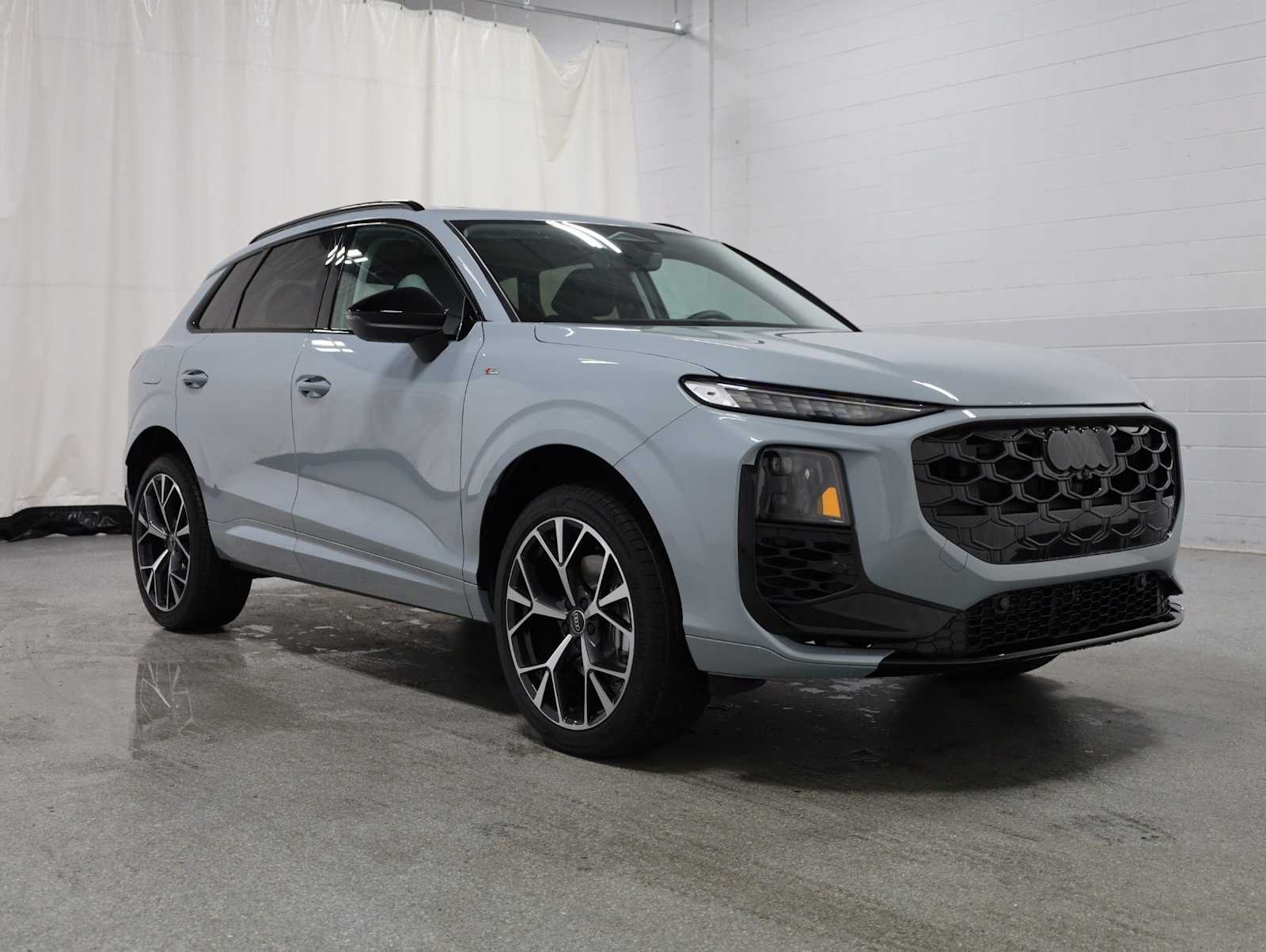 Thumbnail: 2026 Audi Q3 - 13