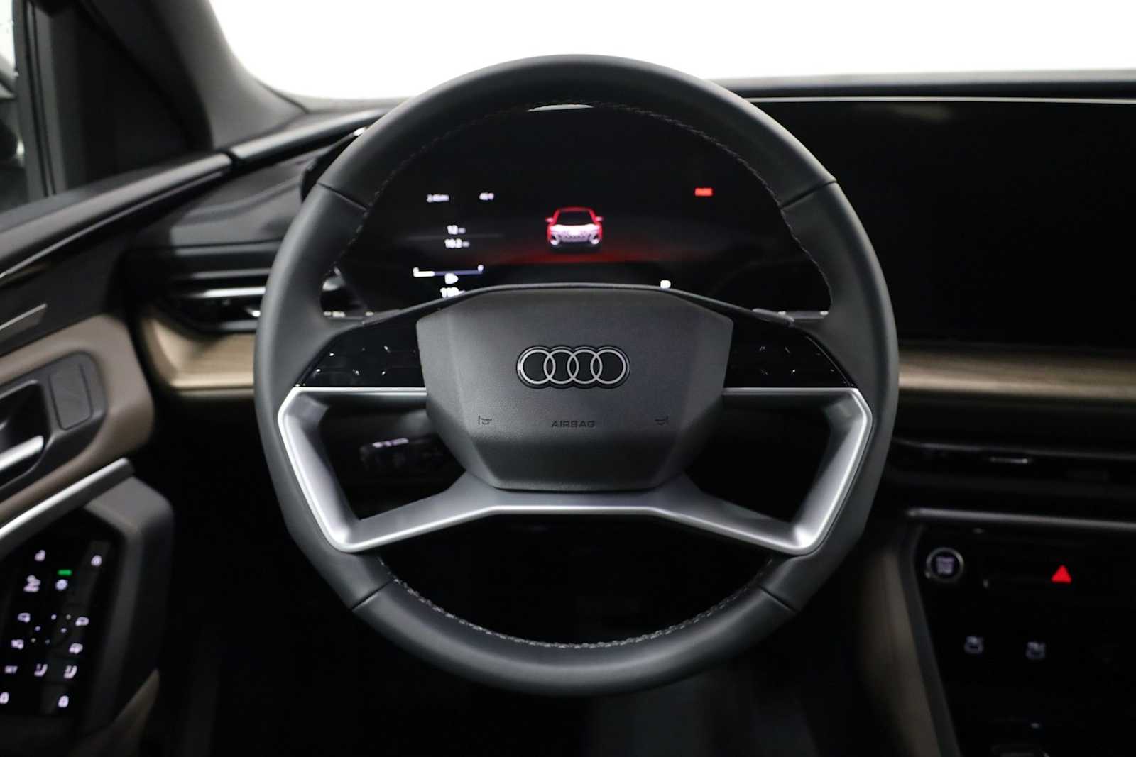 Thumbnail: 2025 Audi Q5 - 23