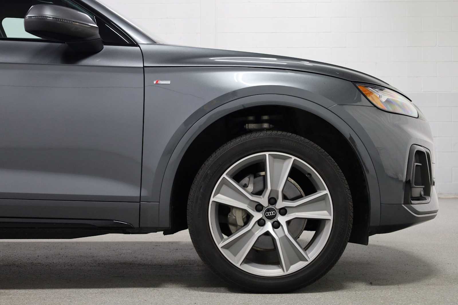 Thumbnail: 2025 Audi Q5 - 11