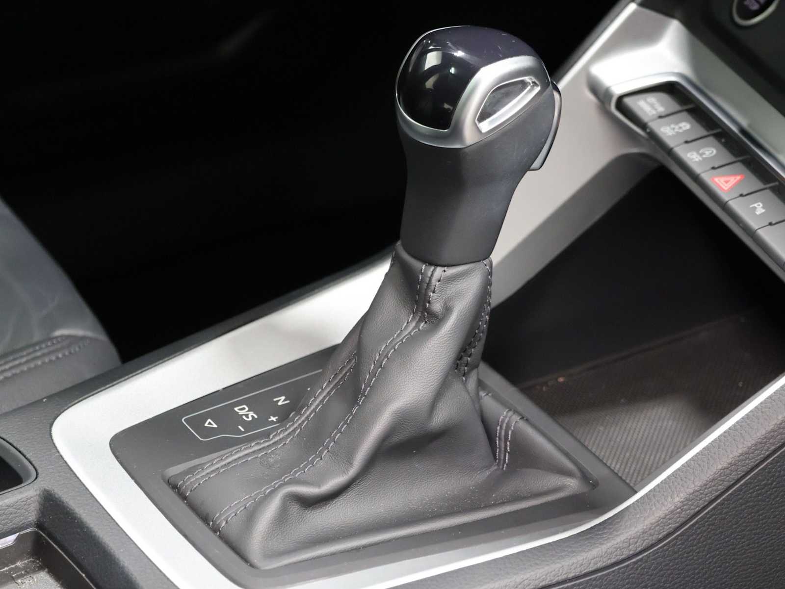 Thumbnail: 2023 Audi Q3 - 19