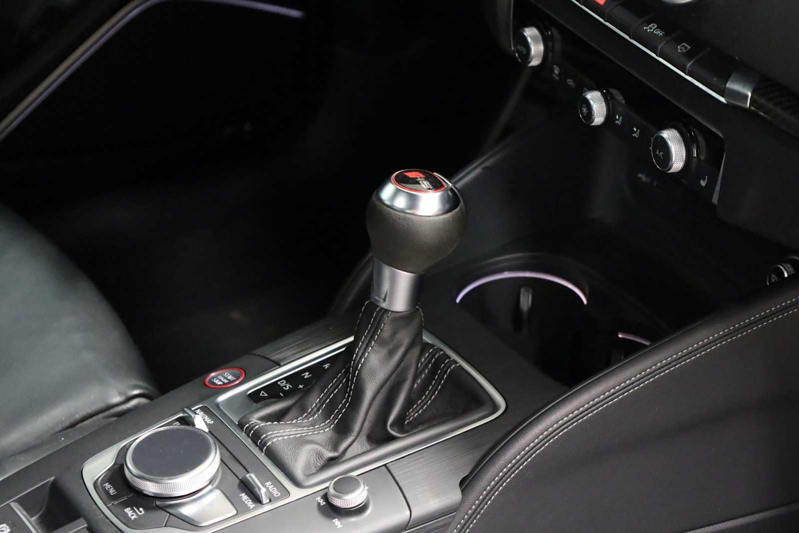 Thumbnail: 2018 Audi RS 3 - 21