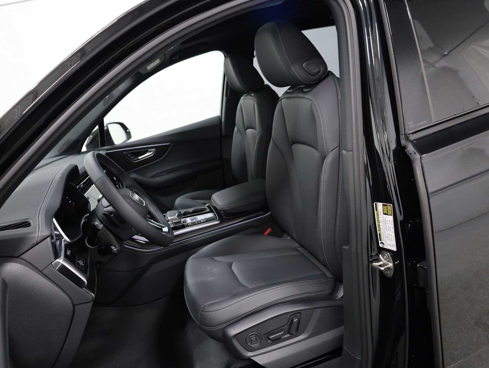 Thumbnail: 2026 Audi Q7 - 5