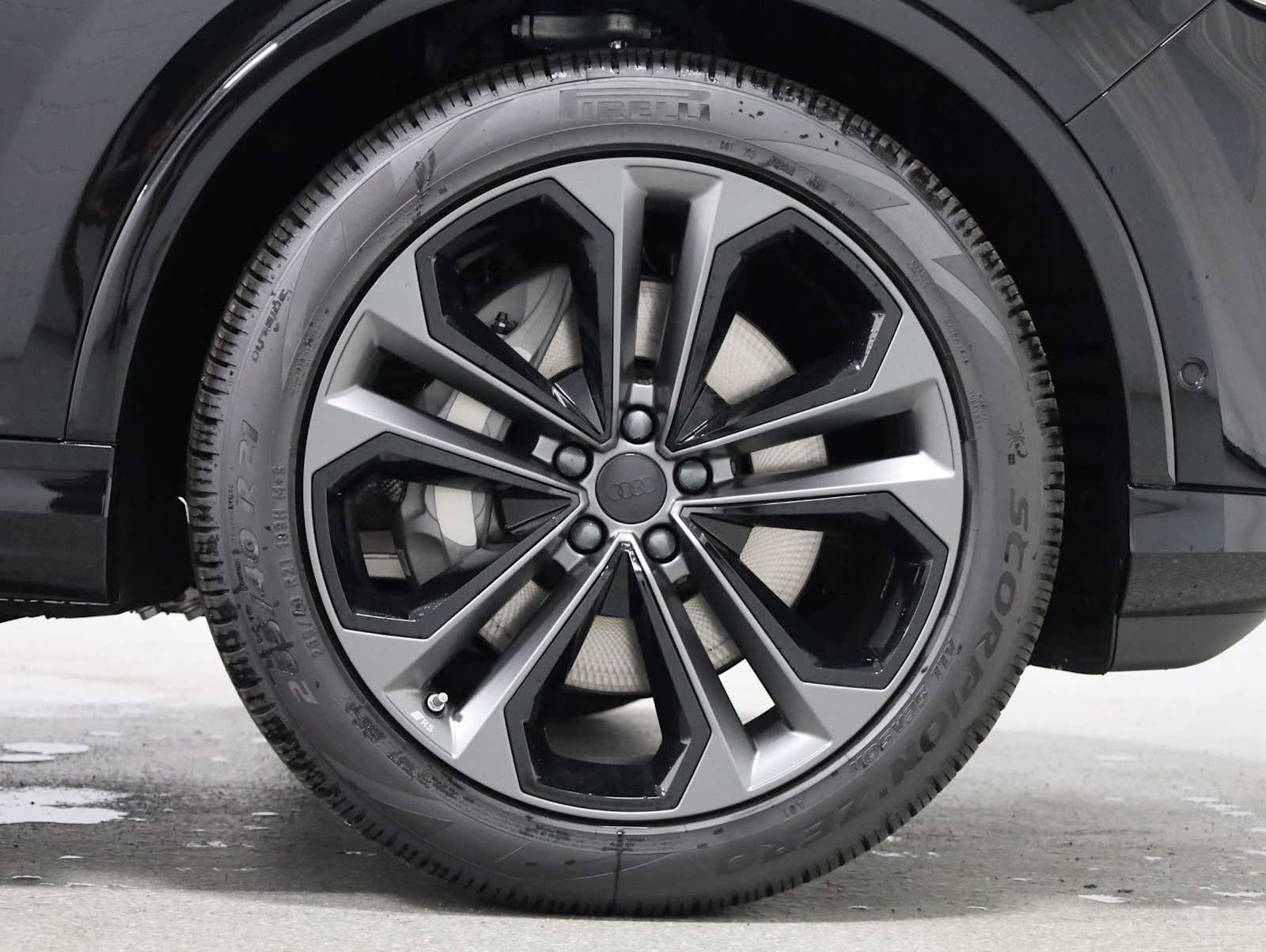 Thumbnail: 2026 Audi Q7 - 11
