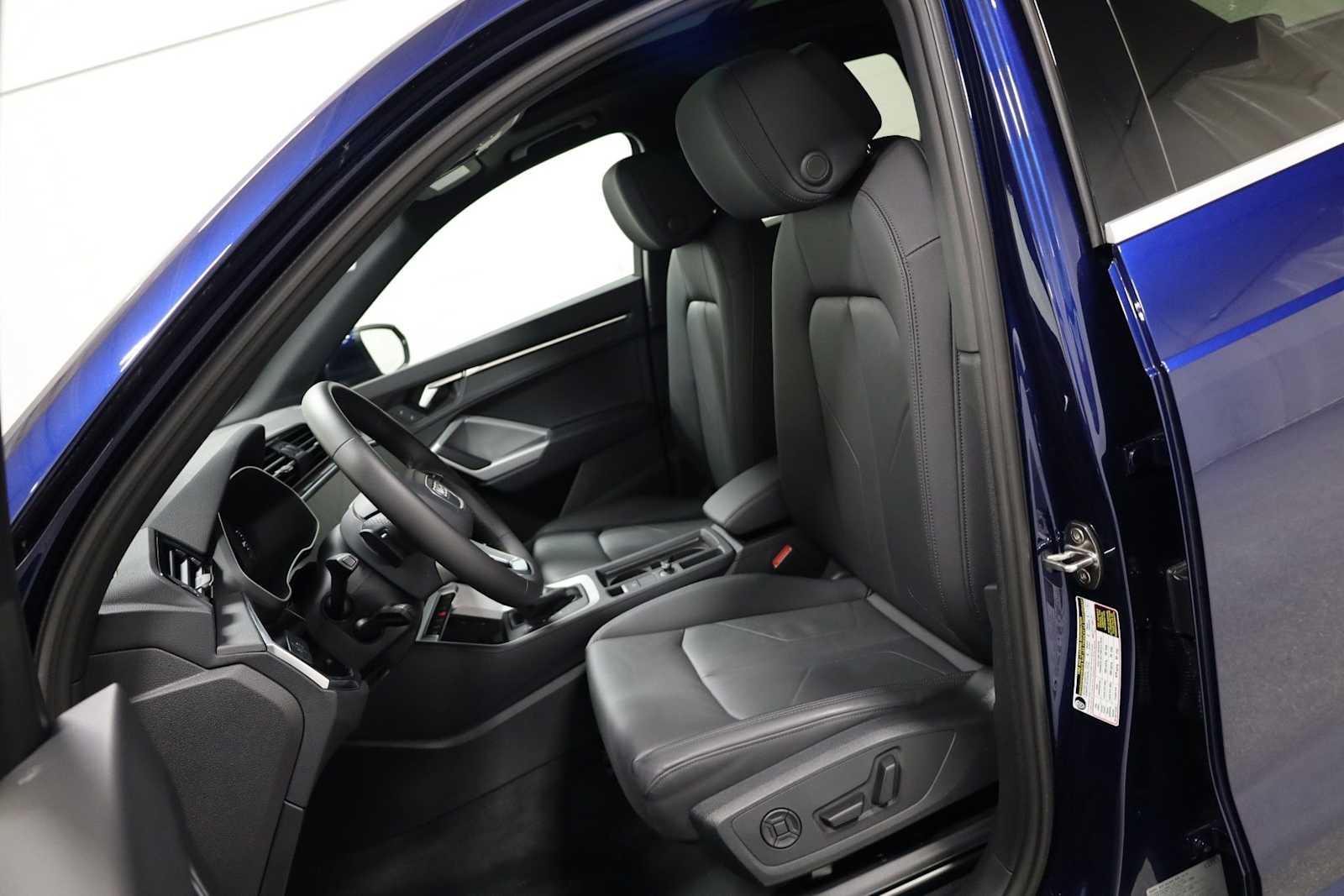 Thumbnail: 2025 Audi Q3 - 5